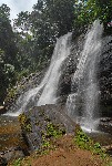 А это - водопад, куда всех приводят купаться. Вода - отличная