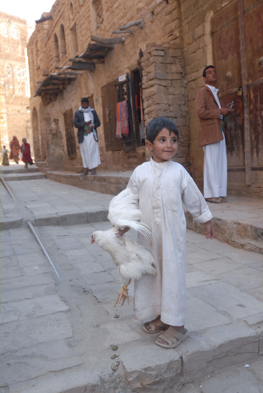 � ����� ��������� �� ������ �������������� � � ���� (Thula): man, building, animals, bird, , , , 
