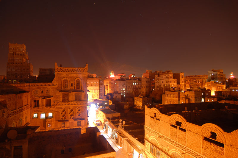 �� � �� ��������. ������ ���� (San'a). ���� � ������ ������ ����� ��������...: building, night, , 