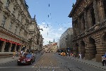 Пражские улочки. Главный транспорт - трамвай. Ну и, наверное, метро. Очень похожее на питерское