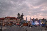 Нам немного неповезло. Центральную площадь Праги испортила сценой автокомпания