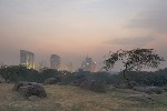 Ночной город выглядит словно Япония