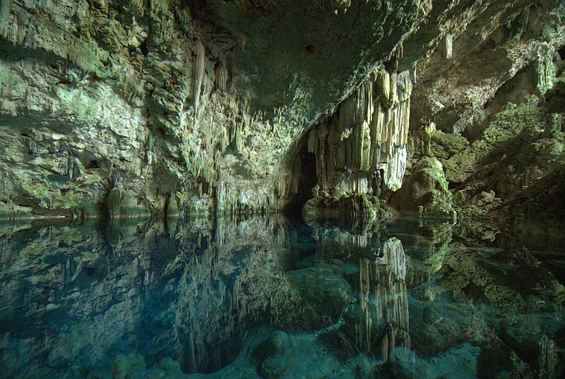 ������� ����� � ������ ����� ��������: water, cave, lake, cuba